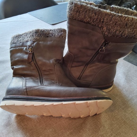 Womans MUKLUCKS   Booties - Picture 1 of 3